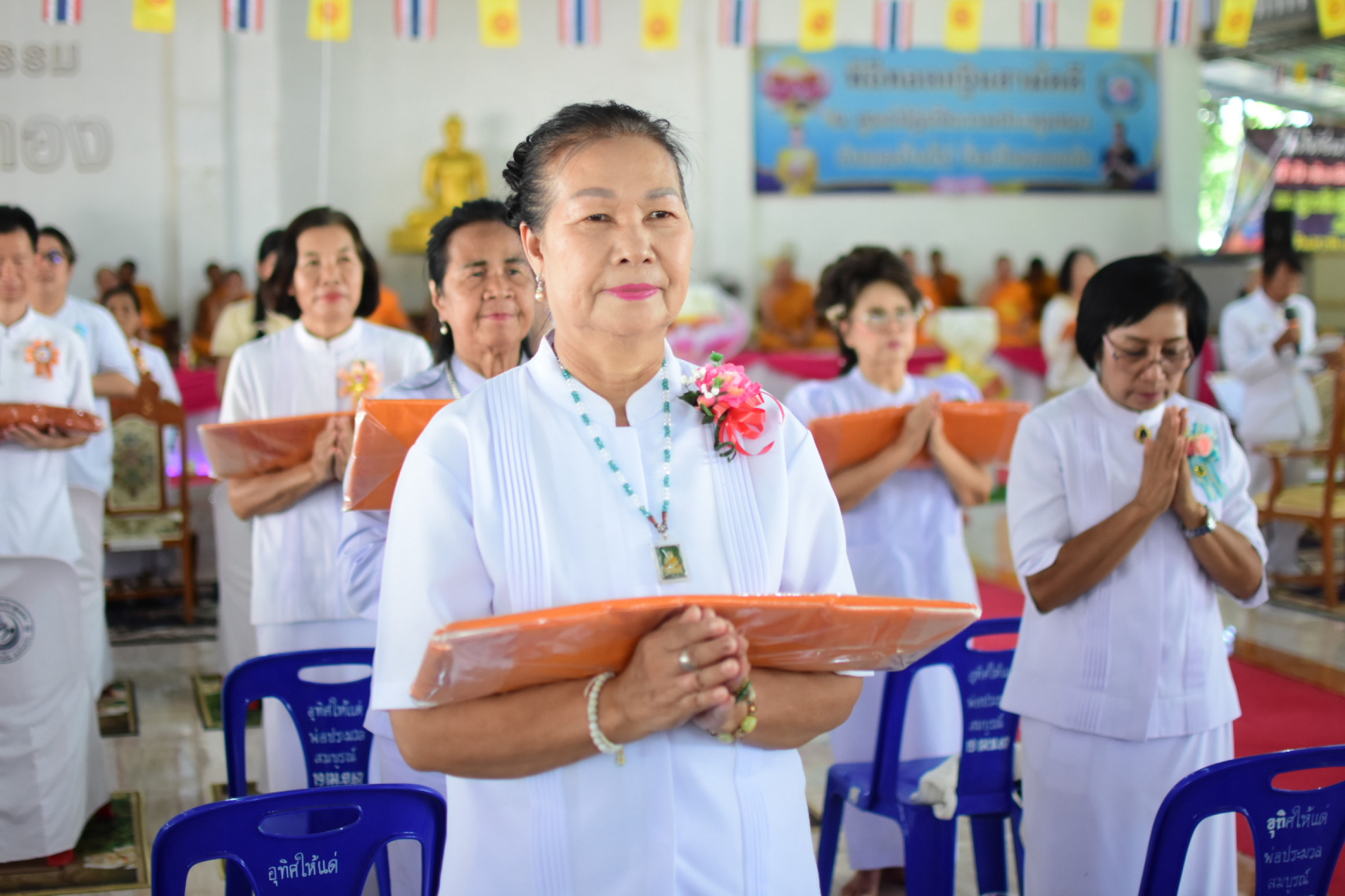 ภาพร่วมพิธีกรรมศูนย์ปฏิบัติธรรมประทุมทอง