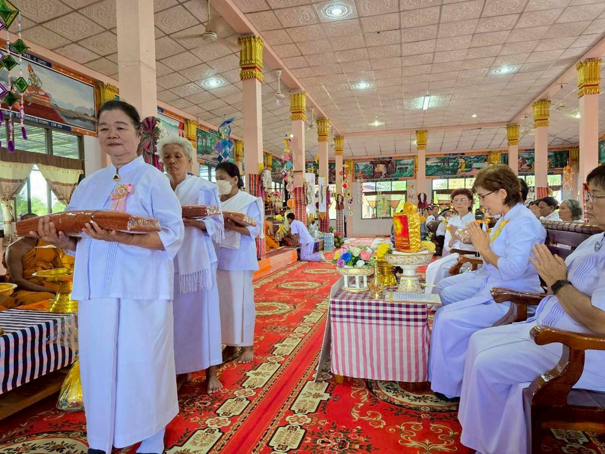 ภาพร่วมพิธีกรรมวัดโพธิ์ชัย