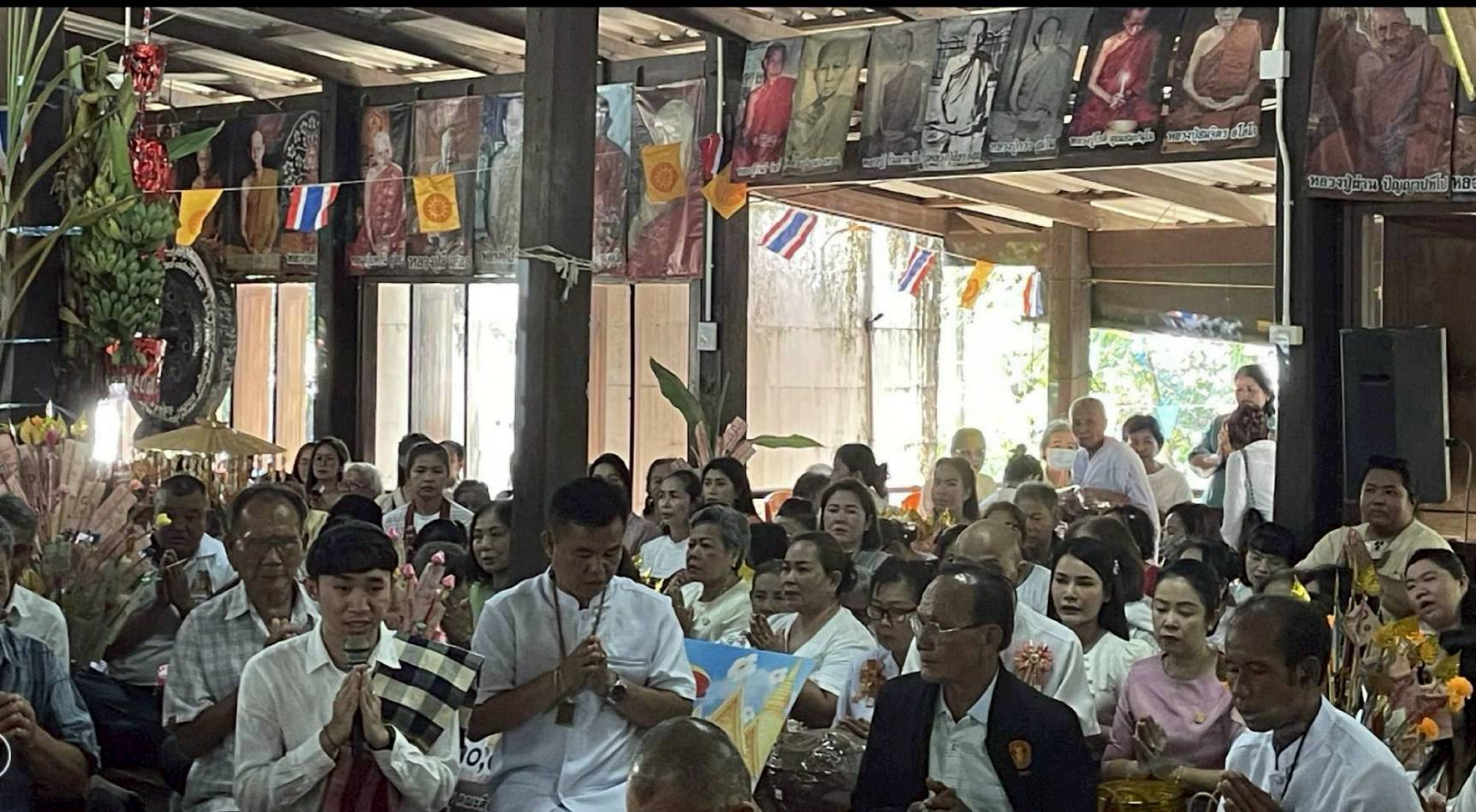 ภาพร่วมพิธีกรรมวัดโนนสำนัก