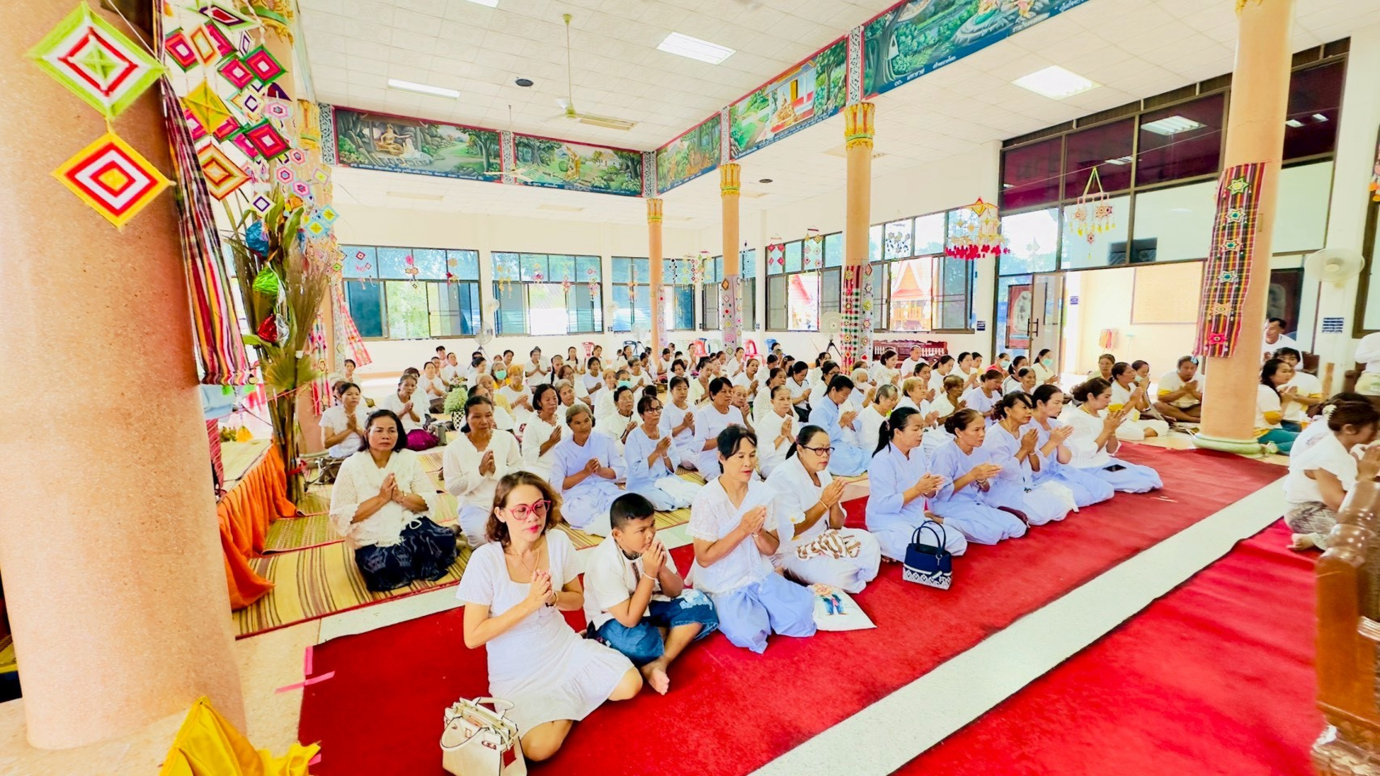 ภาพร่วมพิธีกรรมวัดสว่างอารมณ์