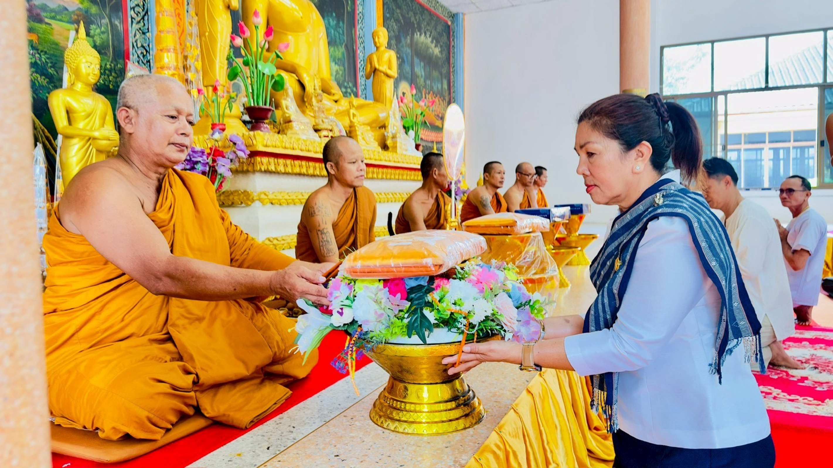 ภาพร่วมพิธีกรรมวัดสว่างอารมณ์