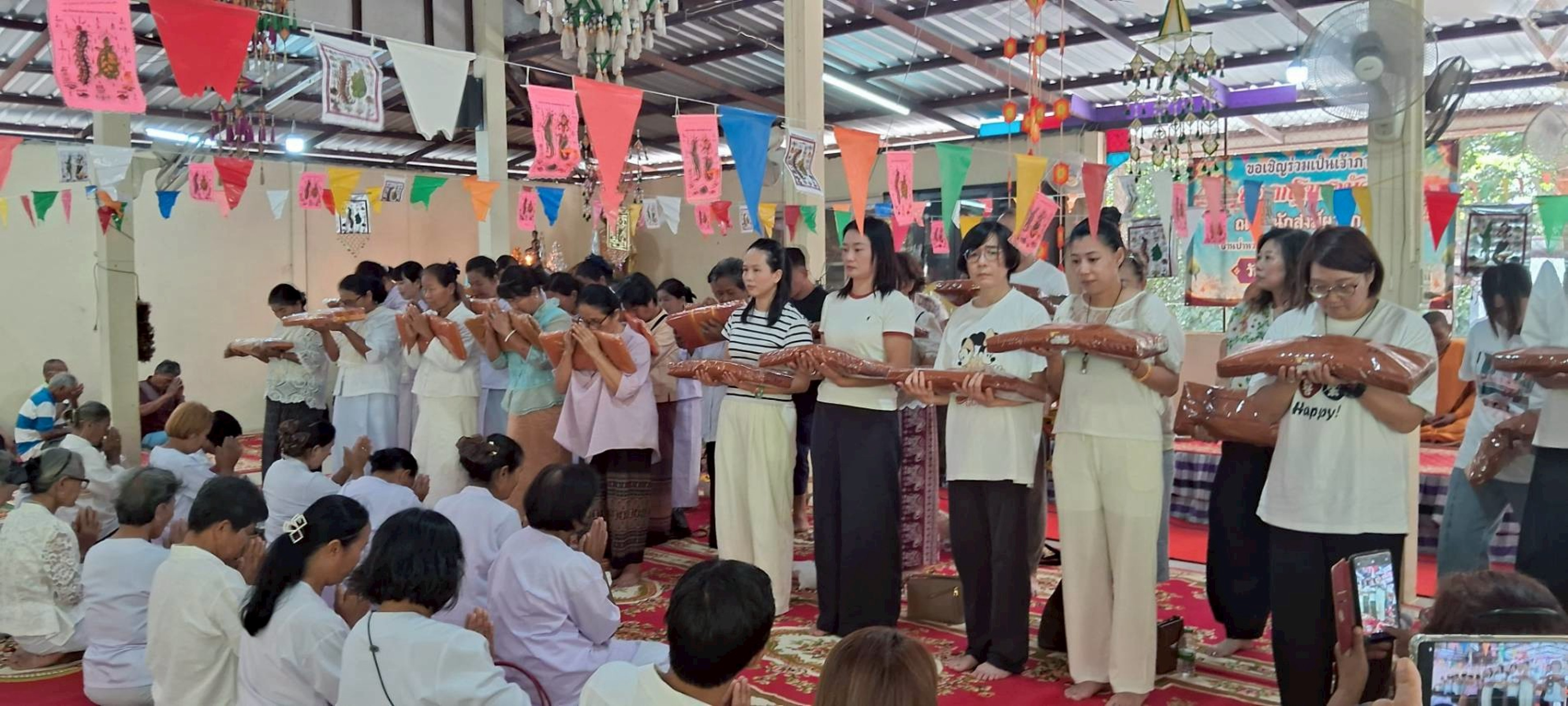 ภาพร่วมพิธีกรรมสำนักสงฆ์ผาสุการาม