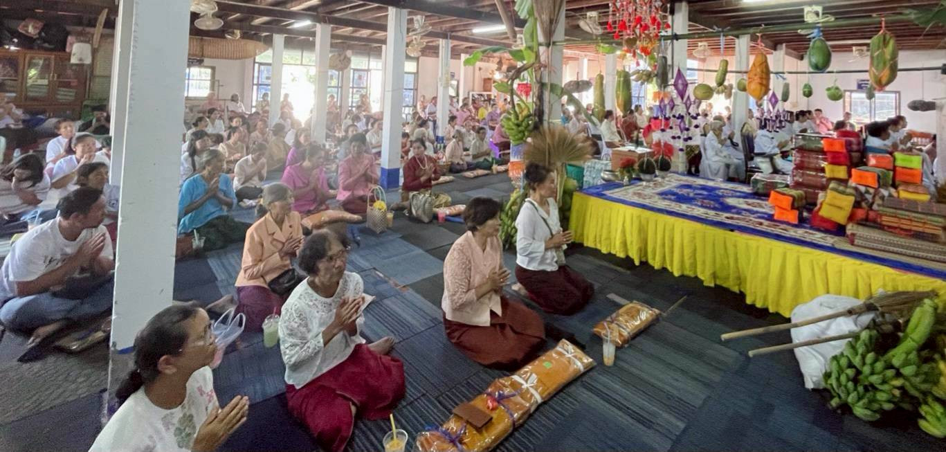 ภาพร่วมพิธีกรรมวัดสระแก้ว