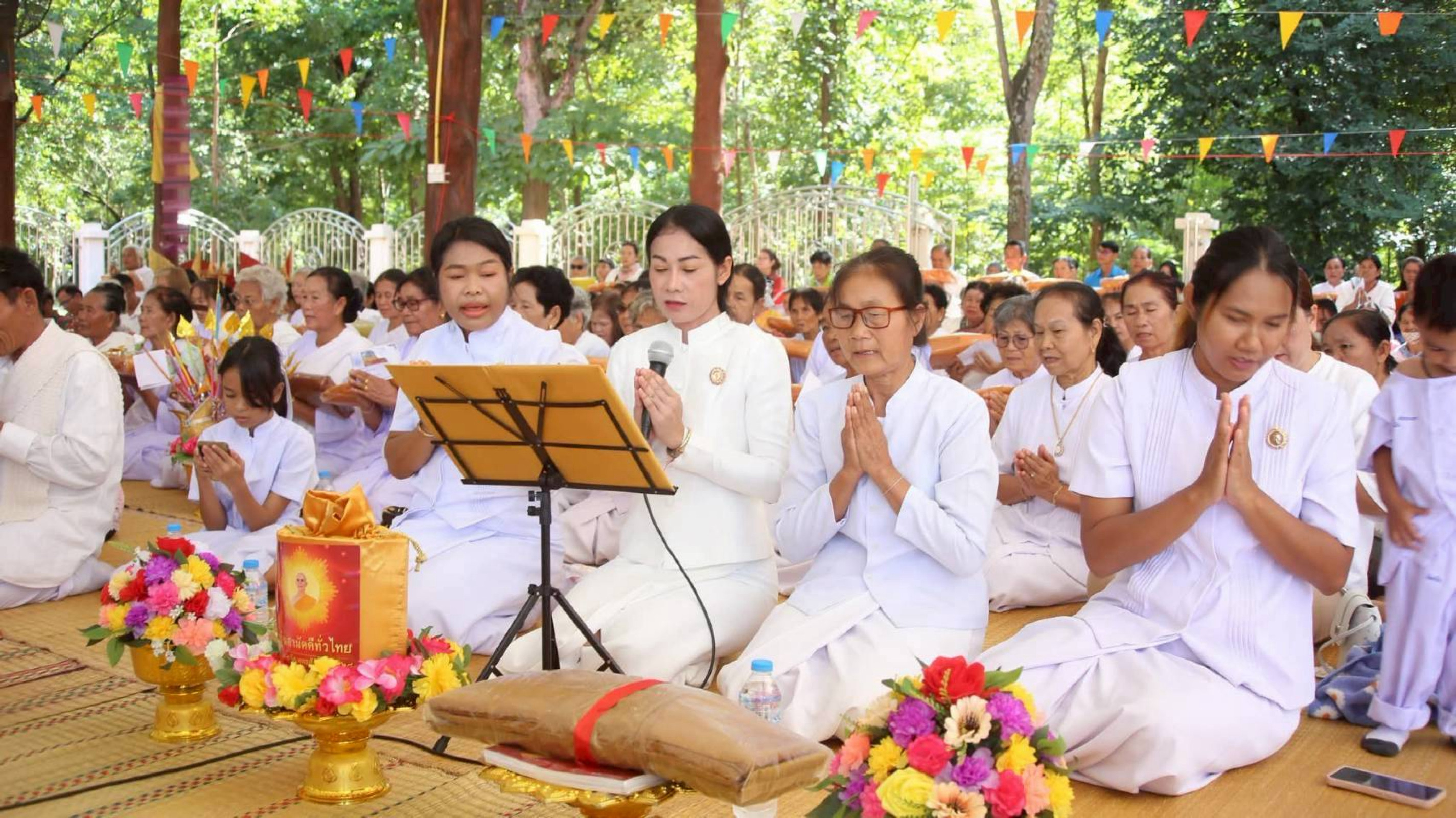 ภาพกล่าวคำถวายกฐินวัดศรีบุญเรือง