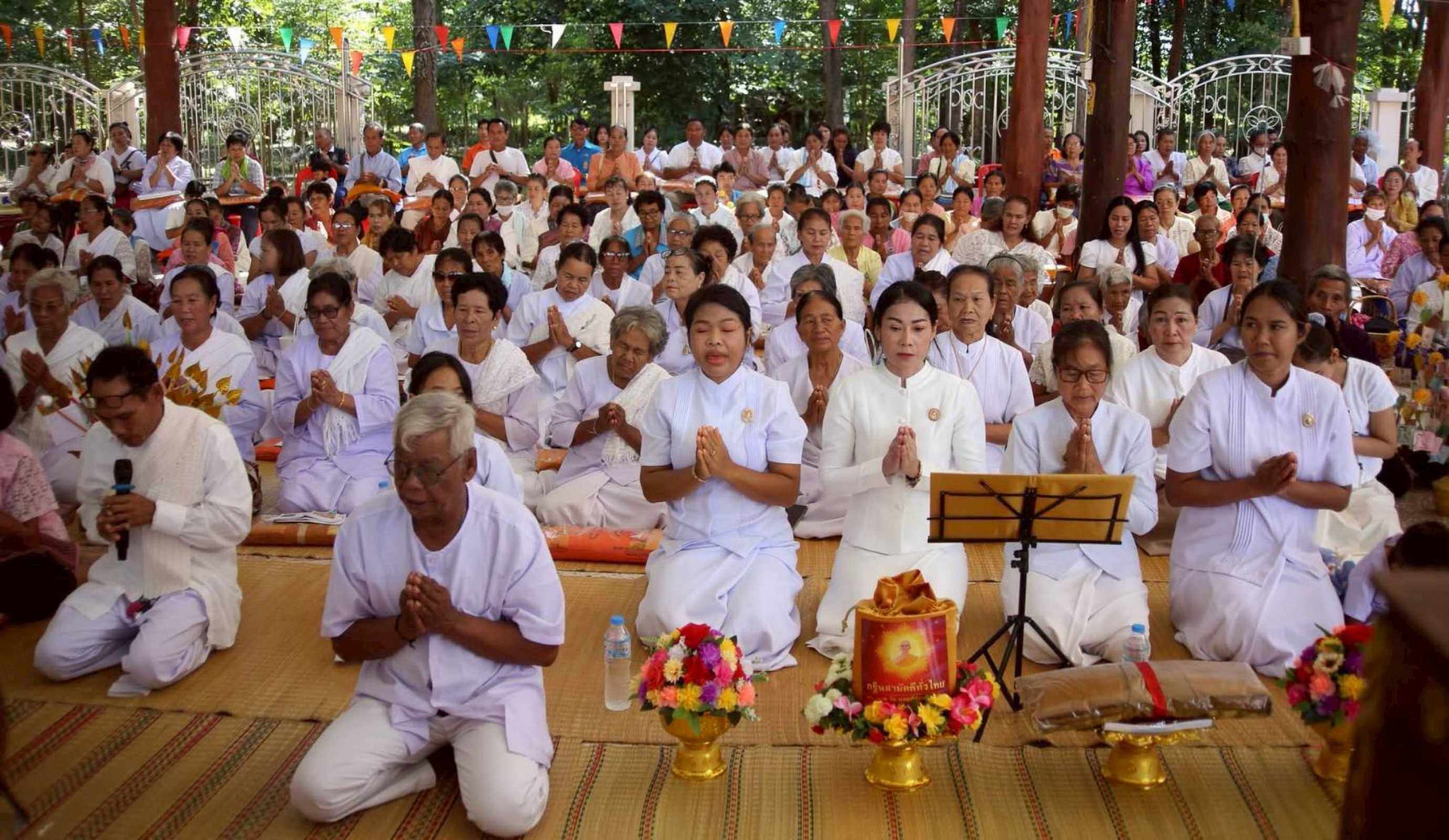 ภาพร่วมพิธีกรรมวัดศรีบุญเรือง