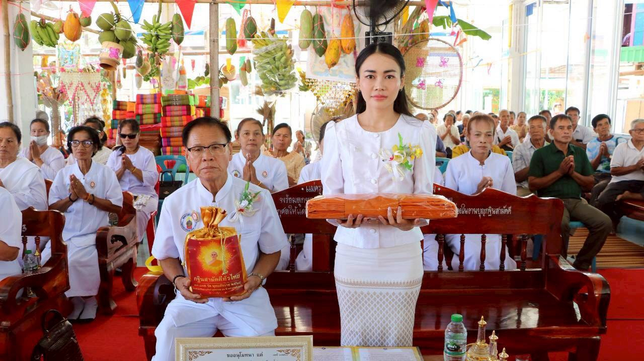 ภาพร่วมพิธีกรรมวัดสระแก้ว