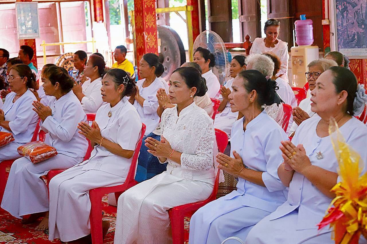 ภาพร่วมพิธีกรรมวัดโนนกลาง
