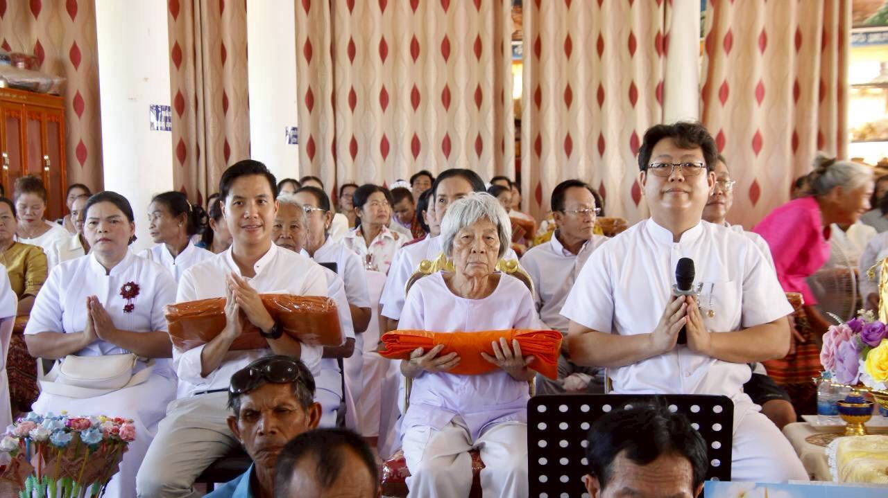 ภาพร่วมพิธีกรรมวัดจอมมณี