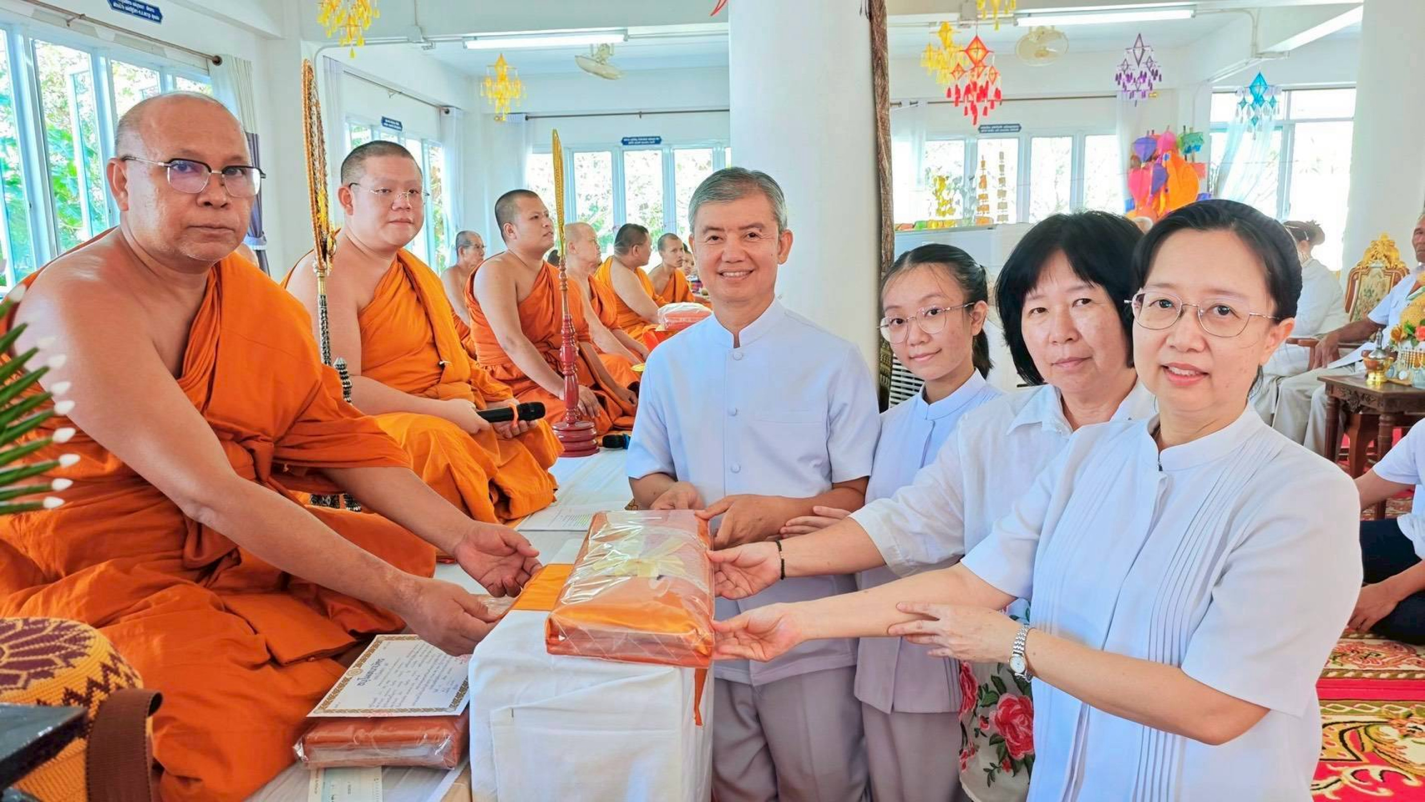 ภาพร่วมพิธีกรรมวัดสว่างโพธิ์ชัย