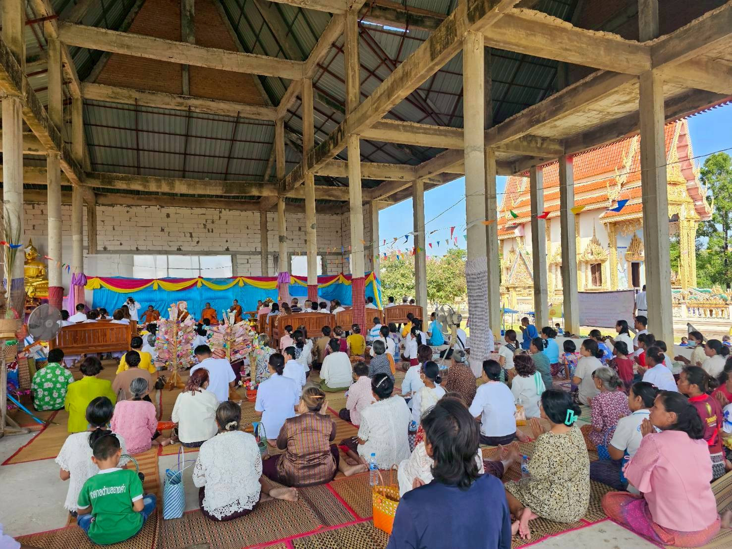 ภาพร่วมพิธีกรรมวัดสว่างโพธิ์ศรี