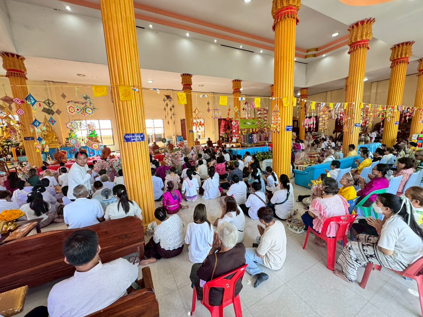 ภาพร่วมพิธีกรรมวัดชุมพลบุรี