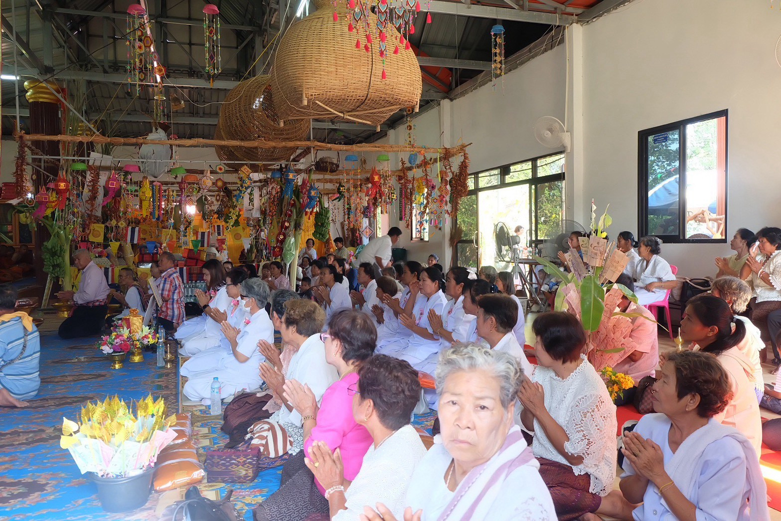 ภาพร่วมพิธีกรรมวัดป่าโป่งสีวนาราม