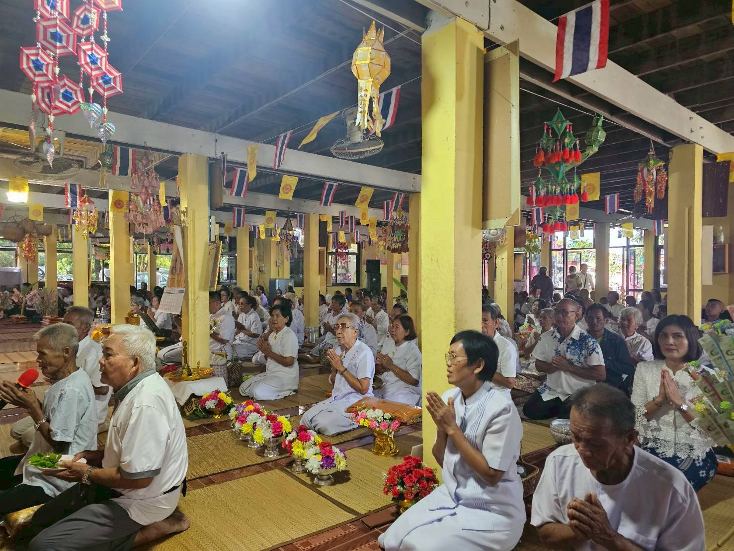 ภาพร่วมพิธีกรรมวัดสระบัวดอนหัน