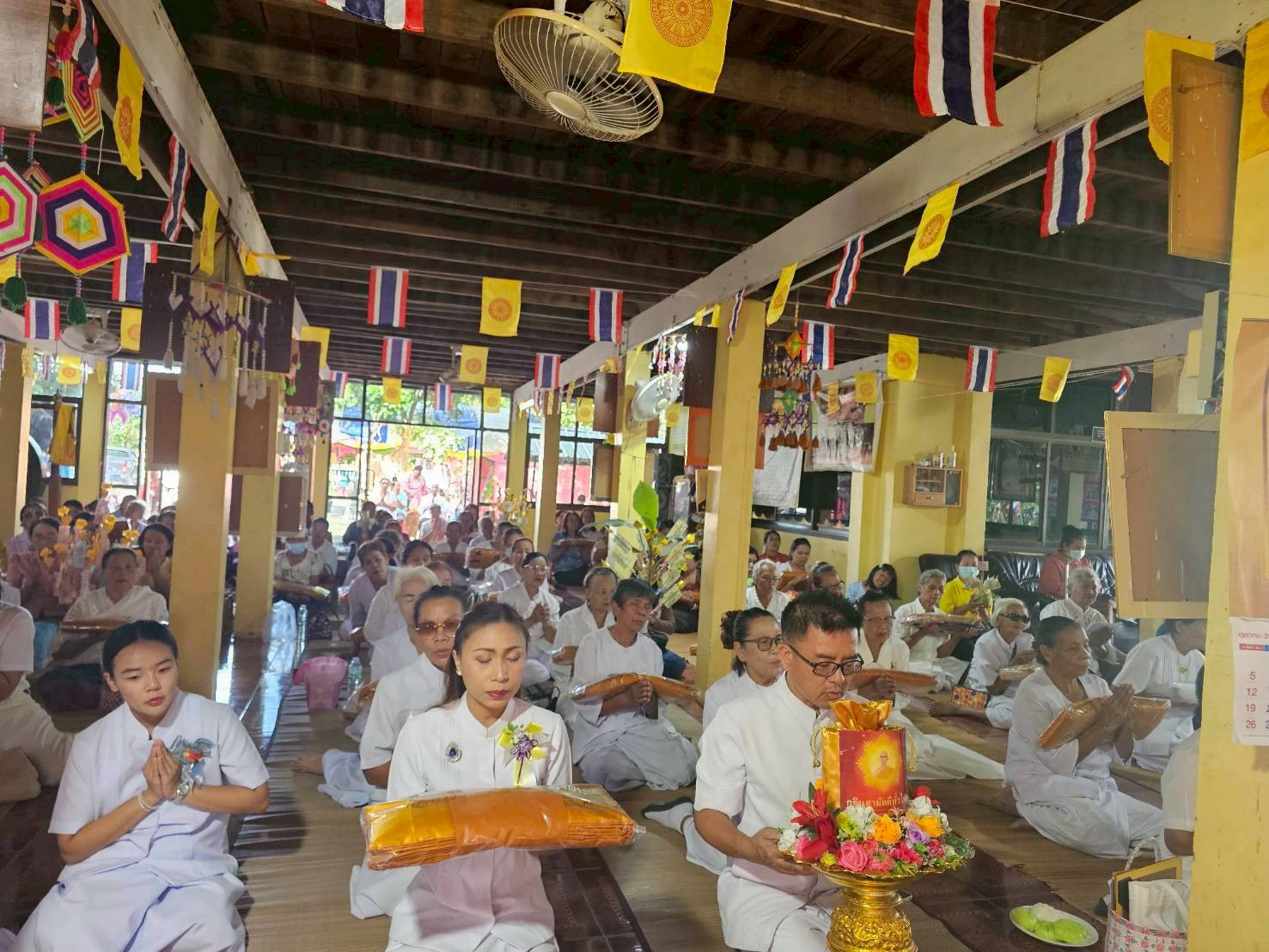 ภาพร่วมพิธีกรรมวัดสระบัวดอนหัน