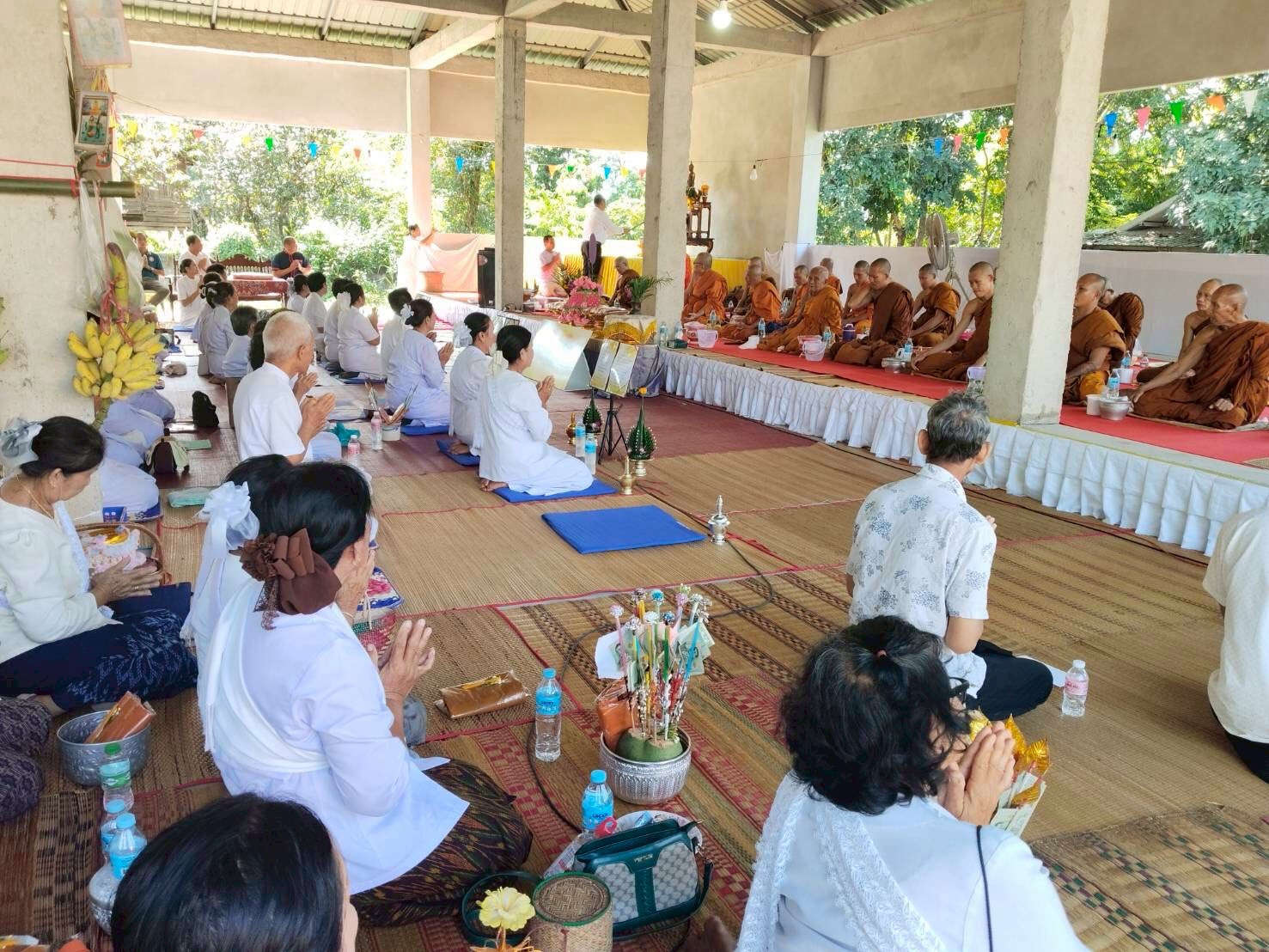 ภาพร่วมพิธีกรรมวัดศรีบัวบาน
