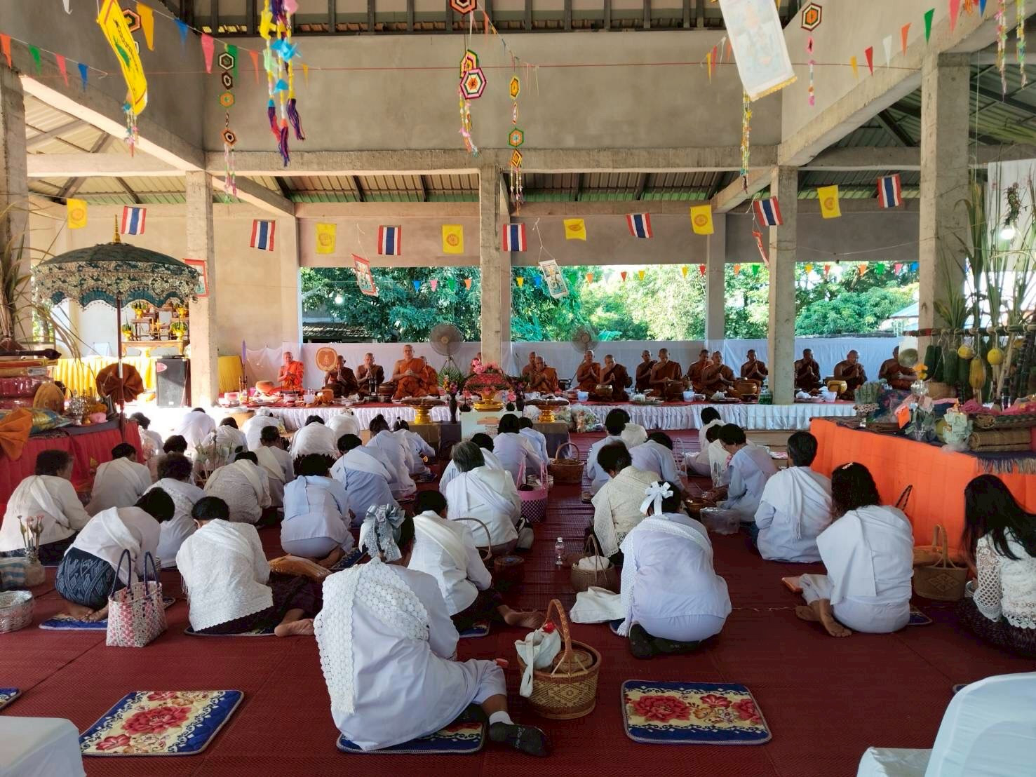 ภาพร่วมพิธีกรรมวัดศรีบัวบาน