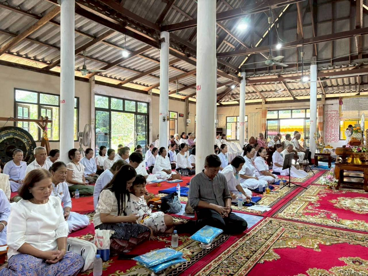 ภาพร่วมพิธีกรรมวัดปทุมธรรมาราม