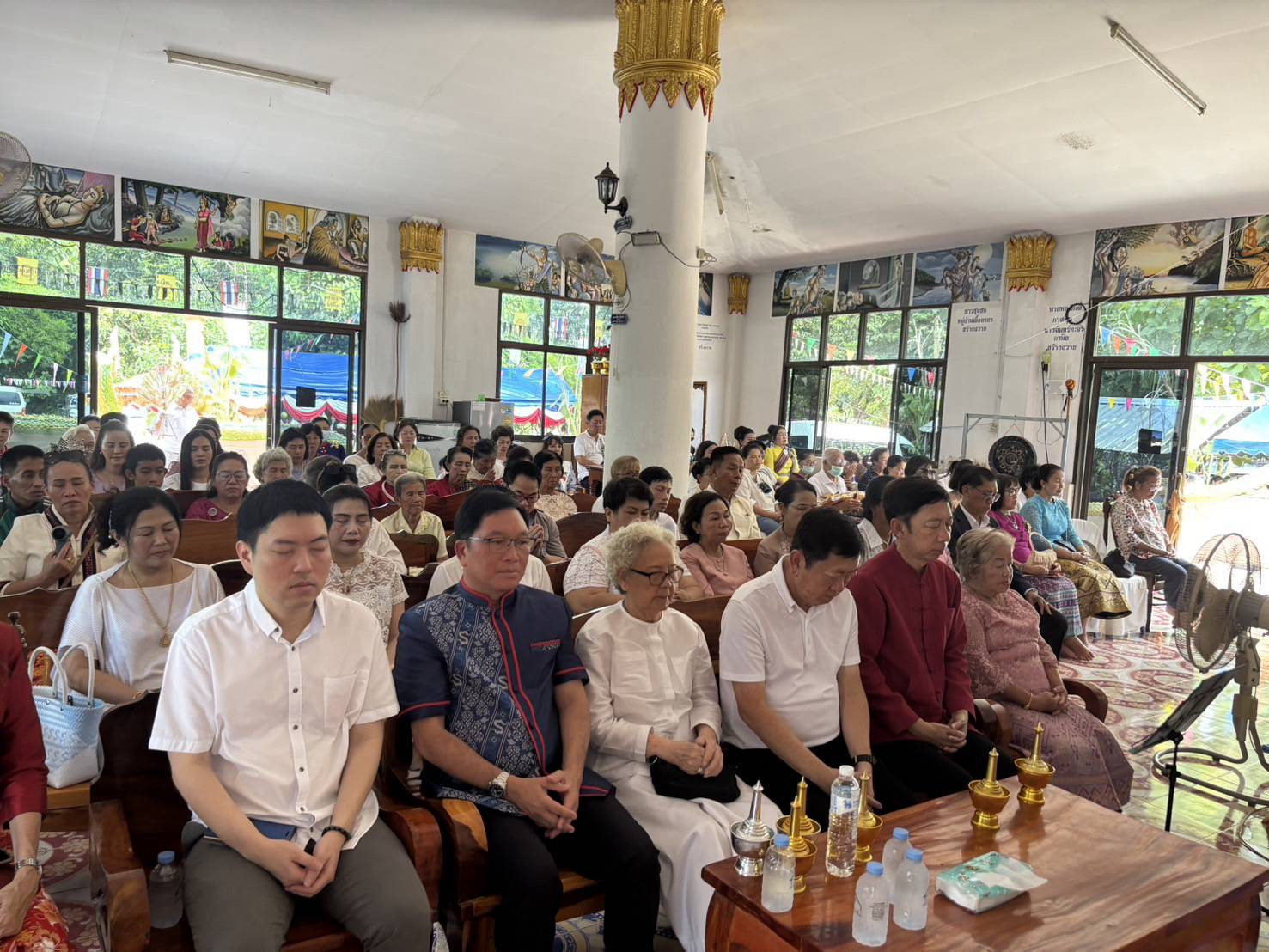 ภาพร่วมพิธีกรรมวัดธาตุปุ่น