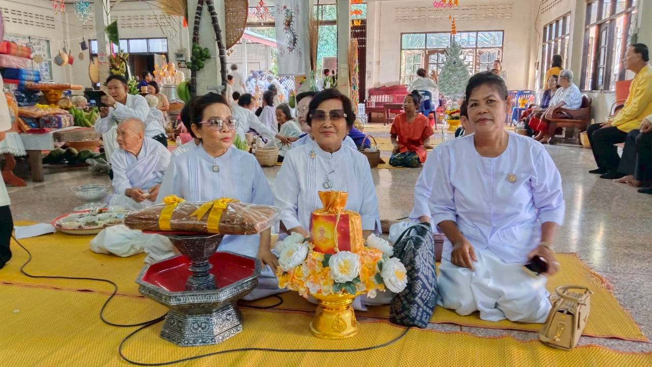 ภาพร่วมพิธีกรรมวัดสระแก้ว