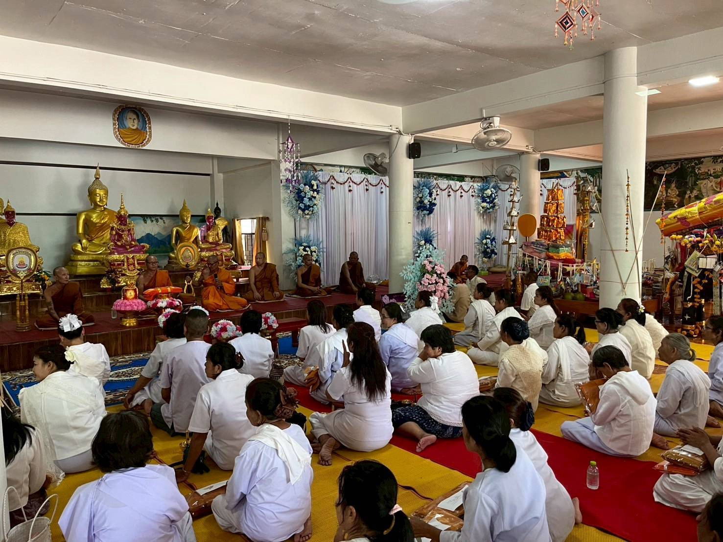 ภาพร่วมพิธีกรรมวัดโพธิ์ศรี บ้านเหล่าทุ่ง