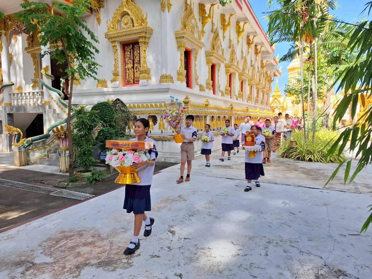 ภาพร่วมขบวนกฐินวัดมรุกขนคร