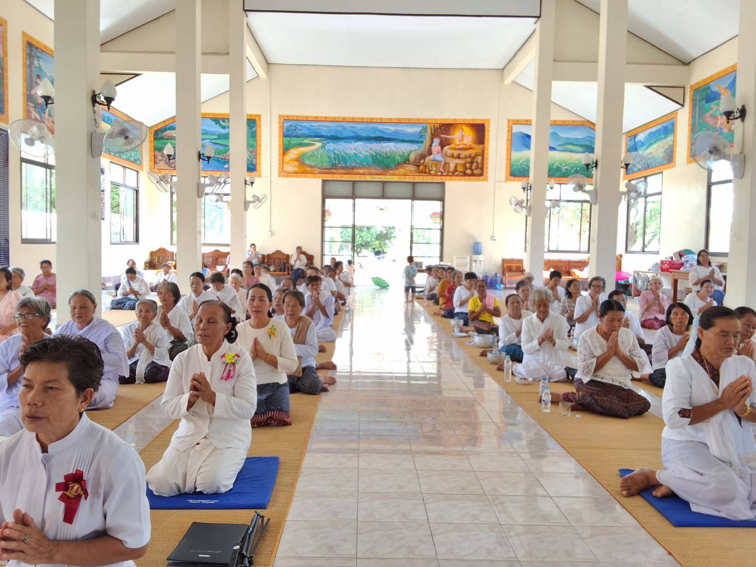 ภาพร่วมพิธีกรรมวัดจอมแจ้ง