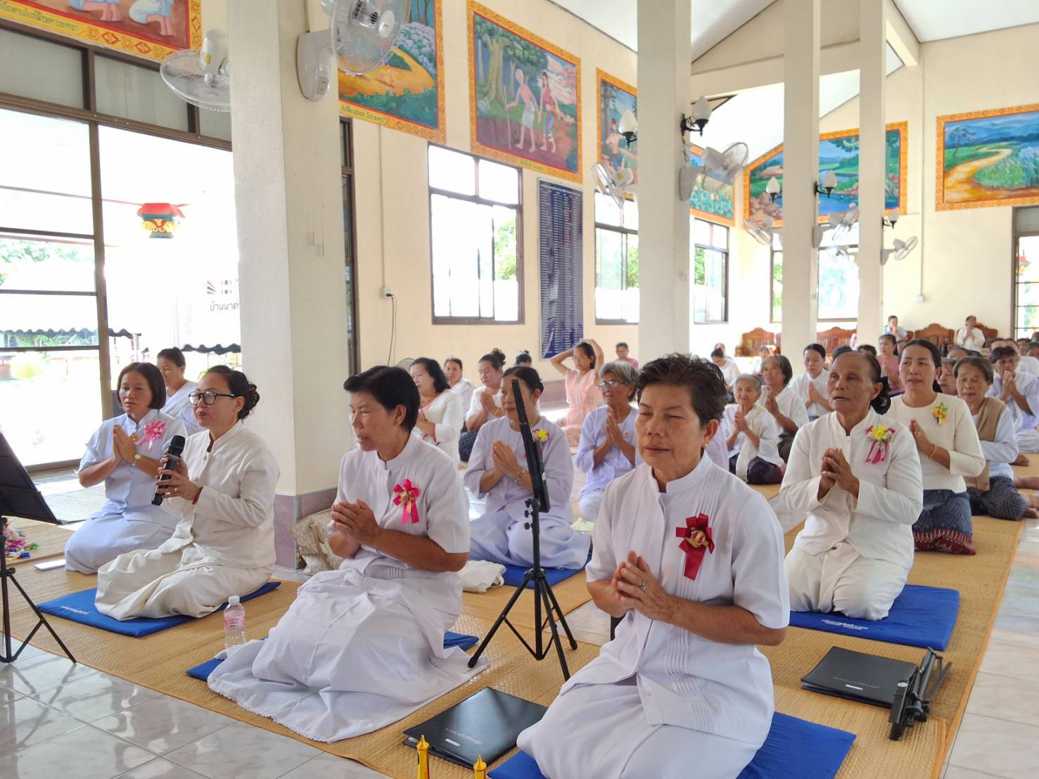 ภาพร่วมพิธีกรรมวัดจอมแจ้ง