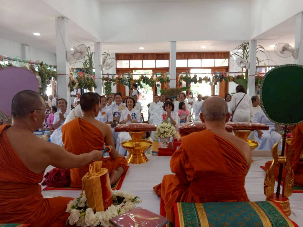 ภาพร่วมพิธีกรรมวัดพระกลางท่า