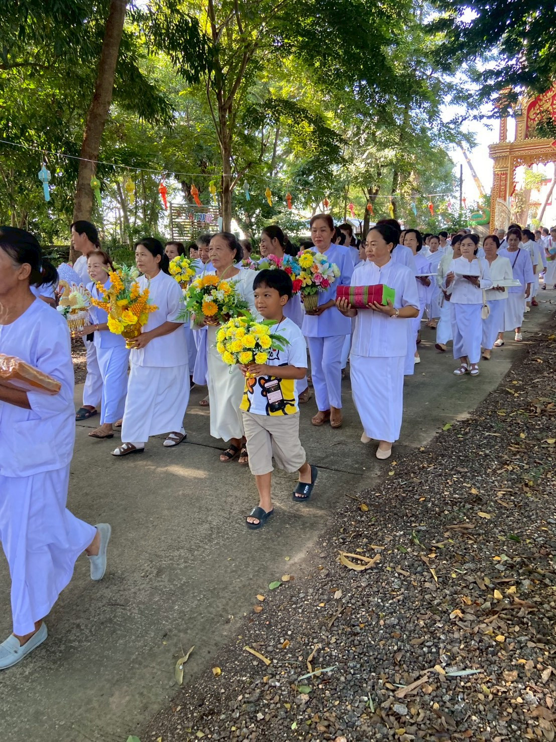 ภาพร่วมพิธีกรรมที่พักสงฆ์ดงกะเบาธรรมโฆษิต