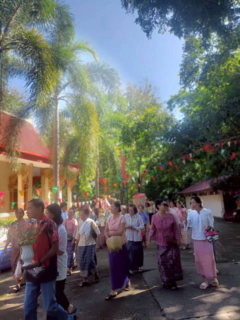 ภาพร่วมพิธีกรรมวัดโนนสะอาด