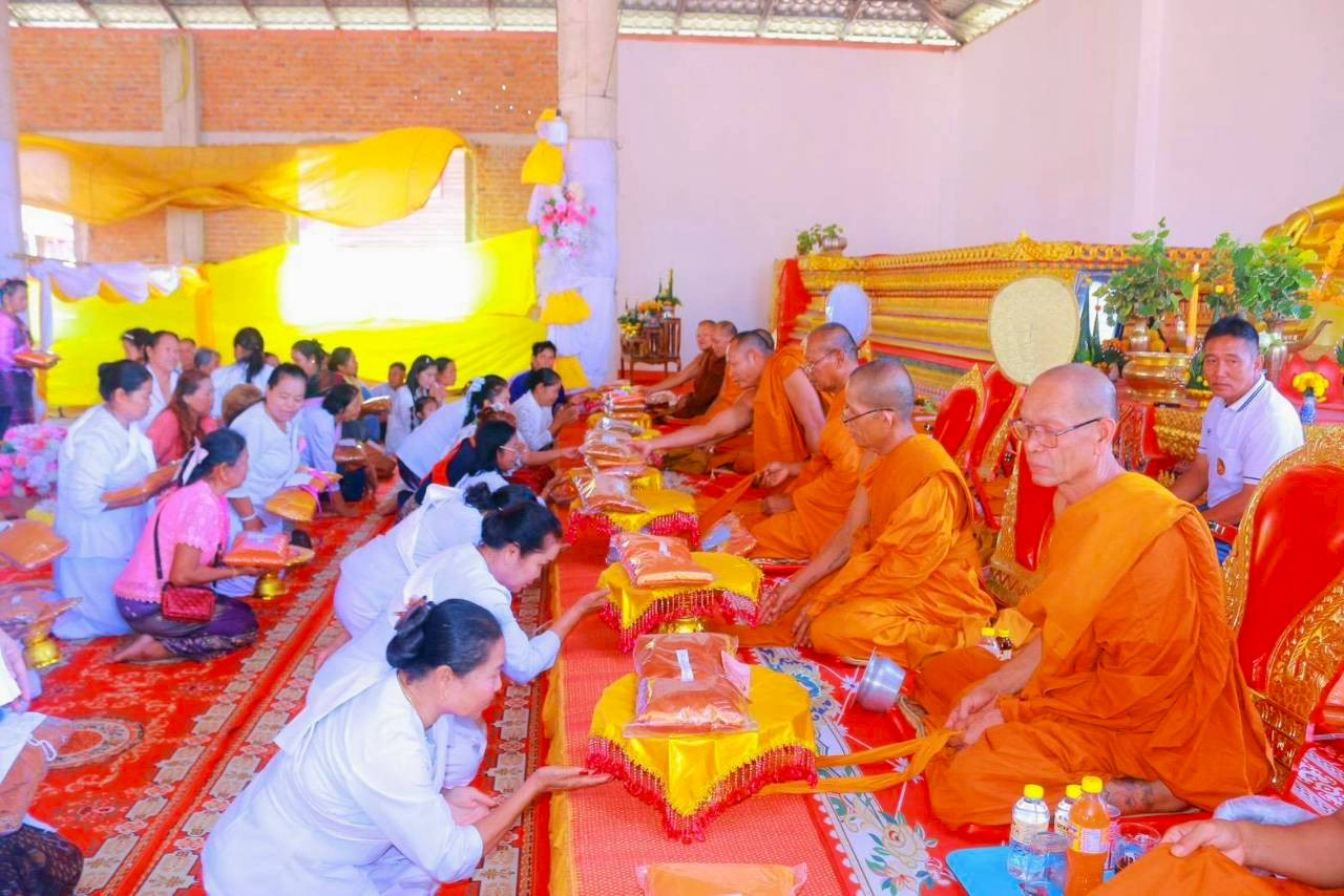 ภาพร่วมพิธีกรรมวัดไตรรัตนาราม