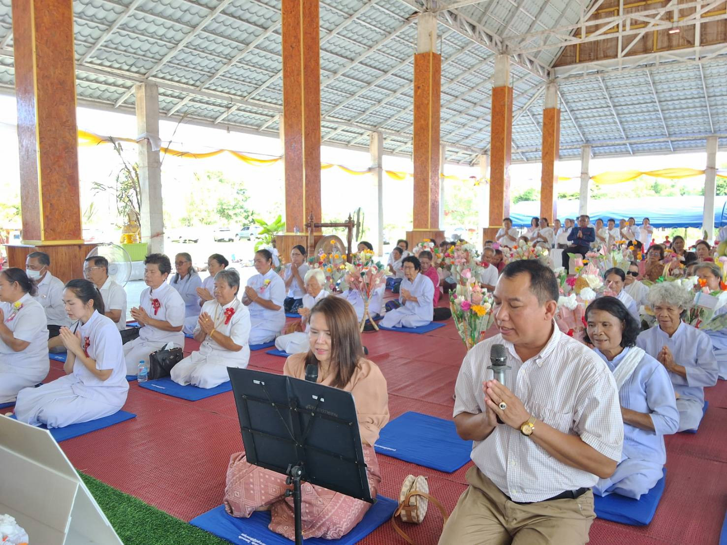 ภาพร่วมพิธีกรรมวัดโพนแก้ว