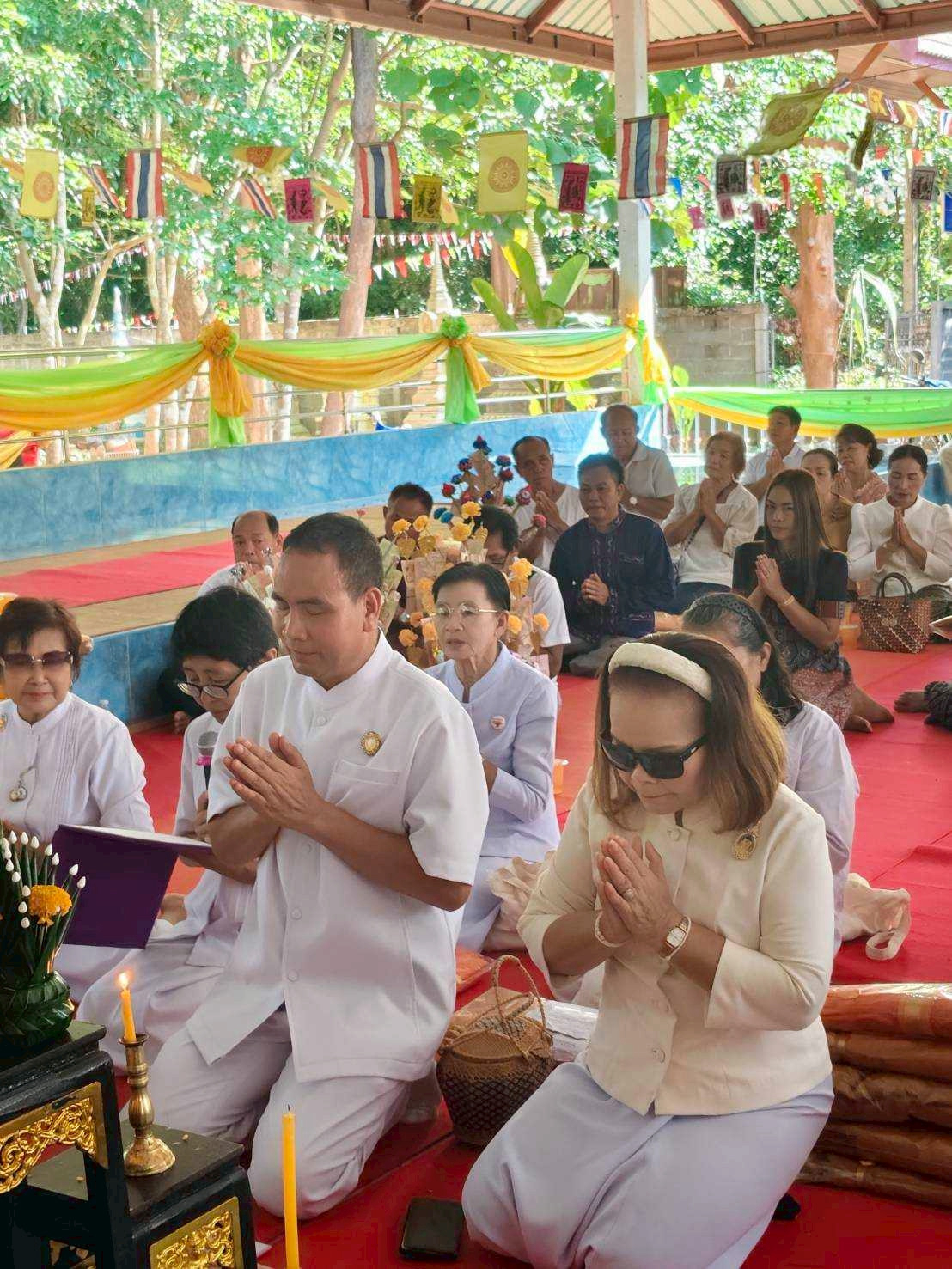 ภาพร่วมพิธีกรรมวัดบ่อสะอาด