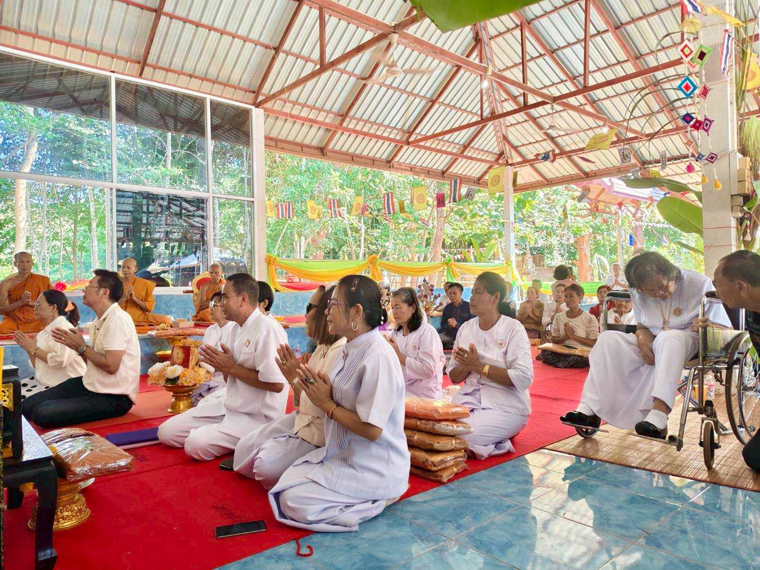 ภาพร่วมพิธีกรรมวัดบ่อสะอาด