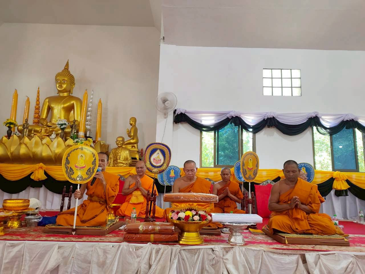 ภาพร่วมพิธีกรรมวัดยอดแก้ว