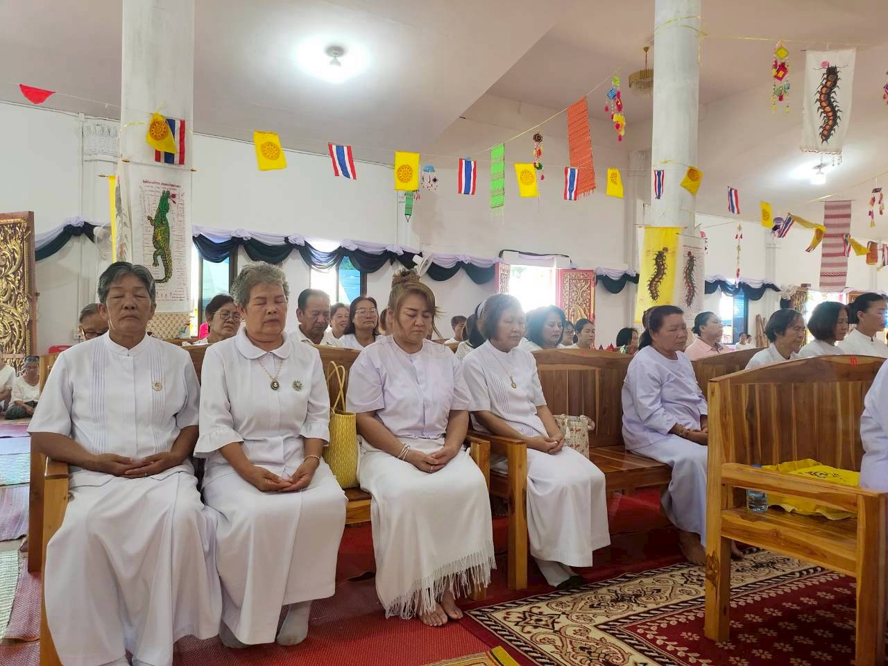 ภาพร่วมพิธีกรรมวัดยอดแก้ว