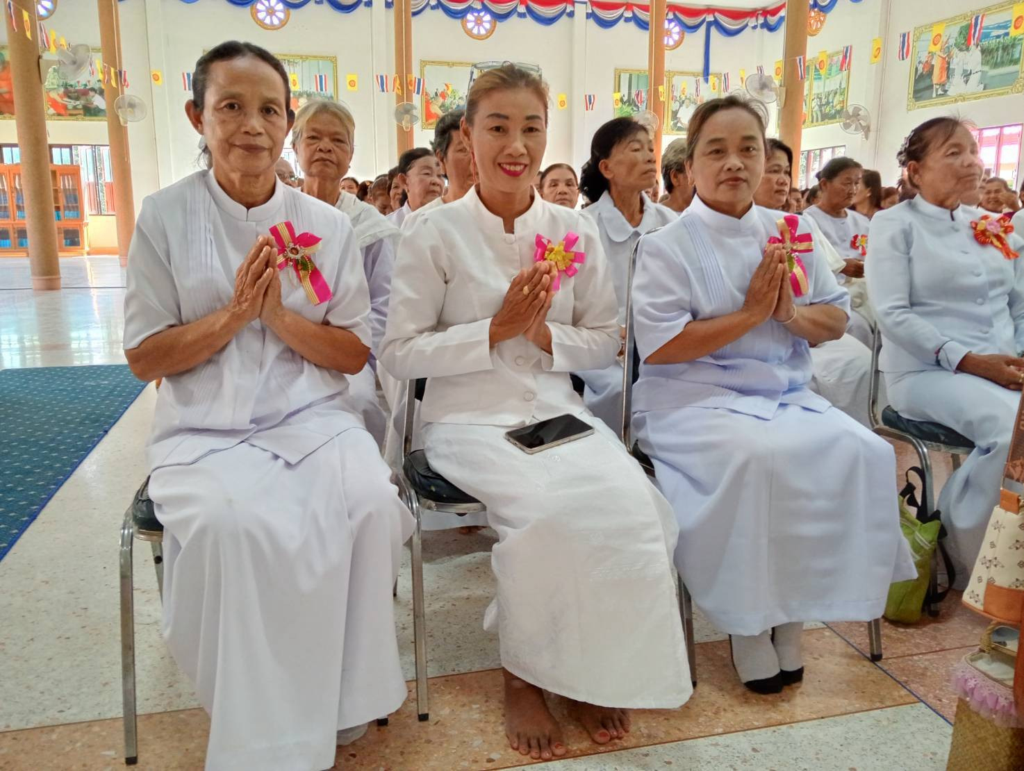 ภาพร่วมพิธีกรรมศูนย์ปฏิบัติธรรมเฉลิมพระเกียรติ (สาขาวัดมหาธาตุ)