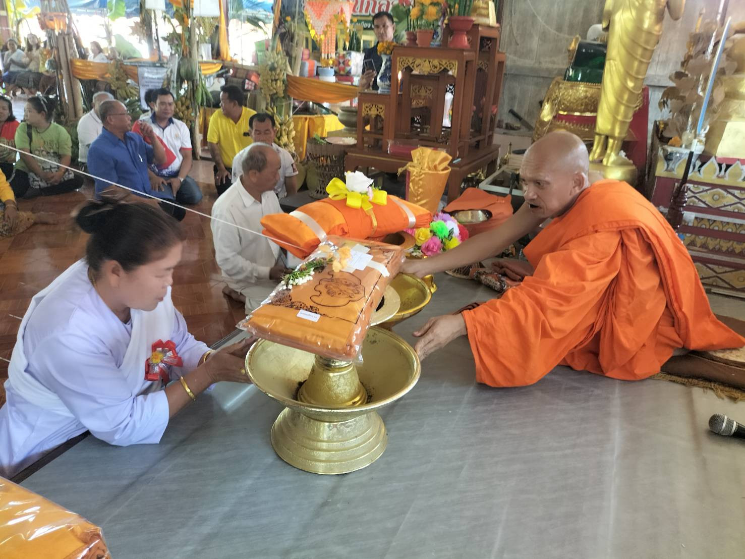 ภาพร่วมพิธีกรรมวัดดอนกลอง