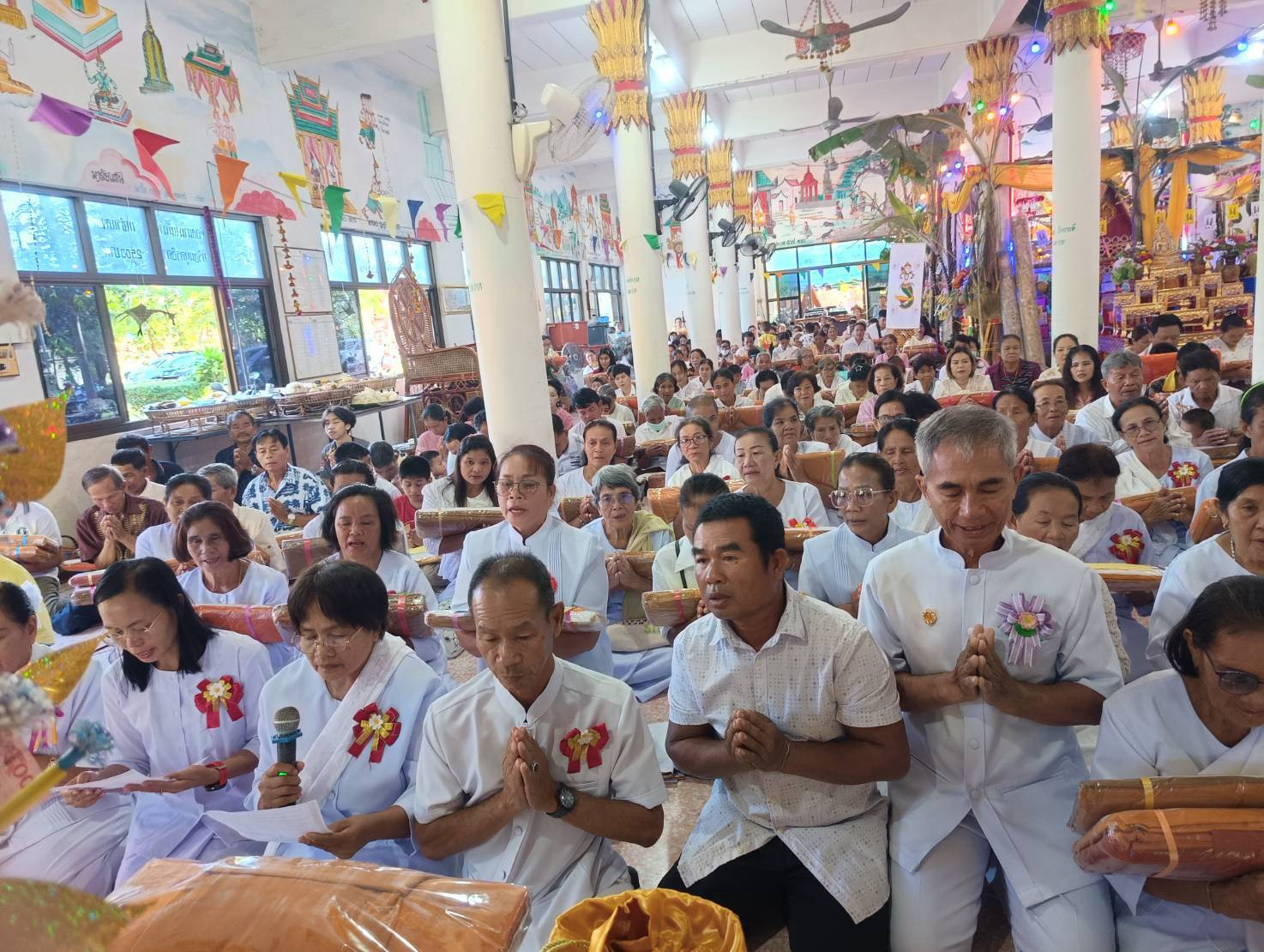 ภาพร่วมพิธีกรรมวัดมหาธาตุ