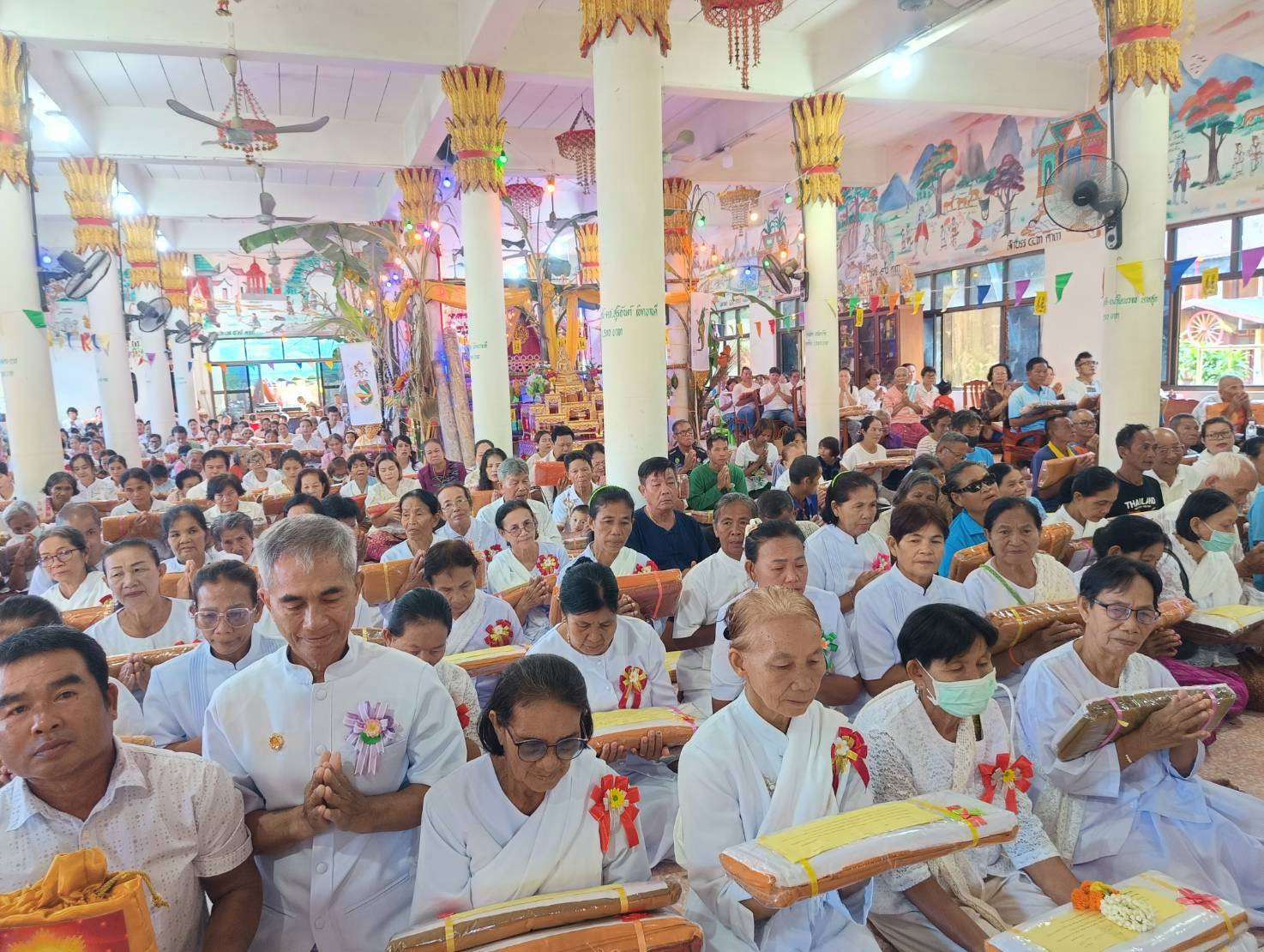 ภาพร่วมพิธีกรรมวัดมหาธาตุ