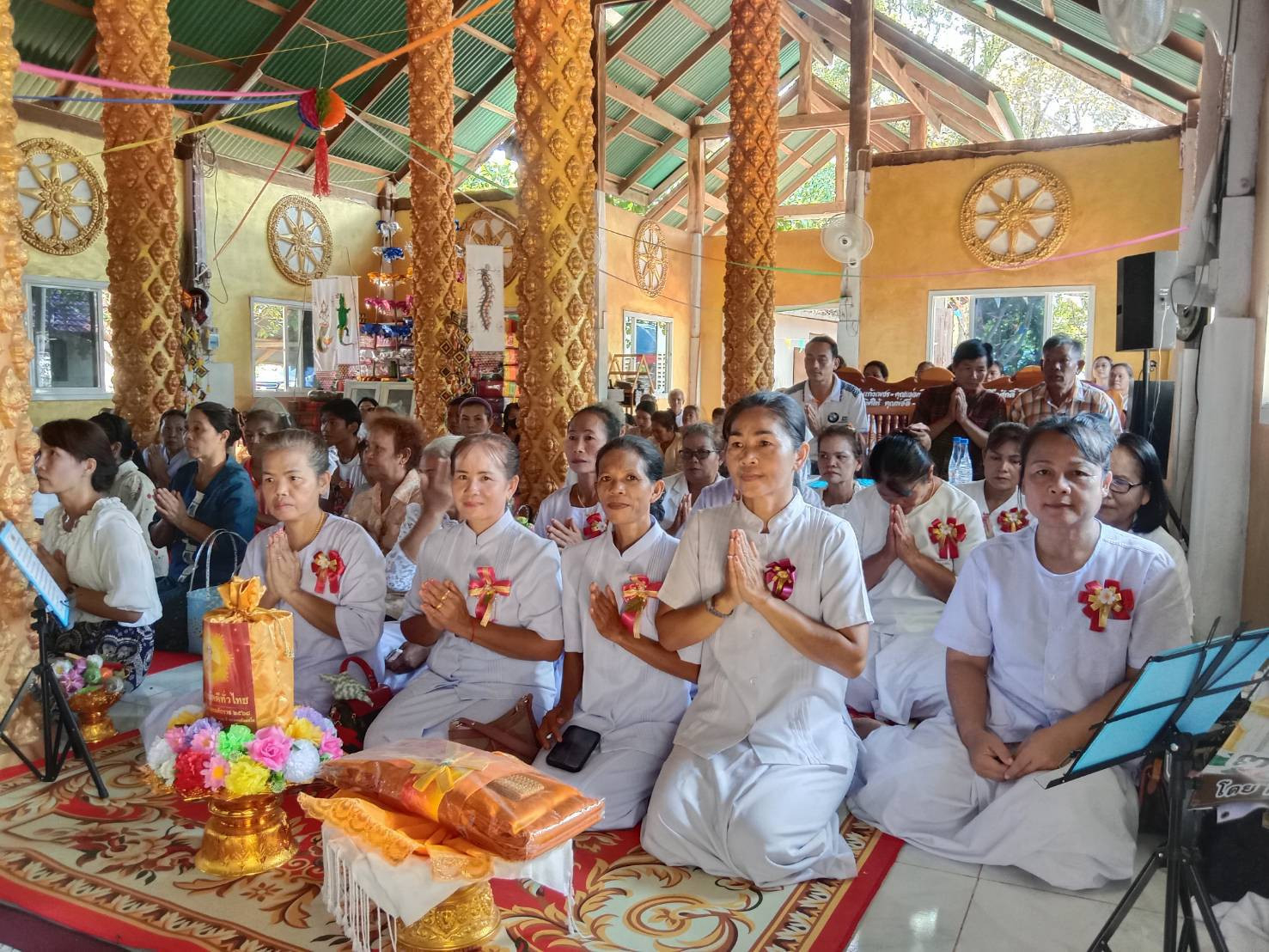 ภาพร่วมพิธีกรรมวัดโพธิ์ทอง