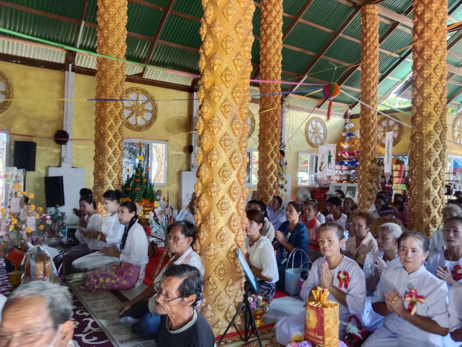 ภาพร่วมพิธีกรรมวัดโพธิ์ทอง