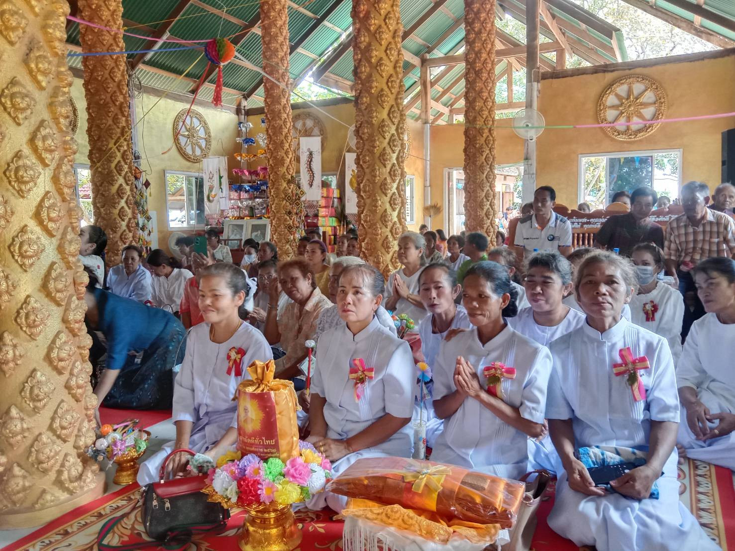 ภาพร่วมพิธีกรรมวัดโพธิ์ทอง