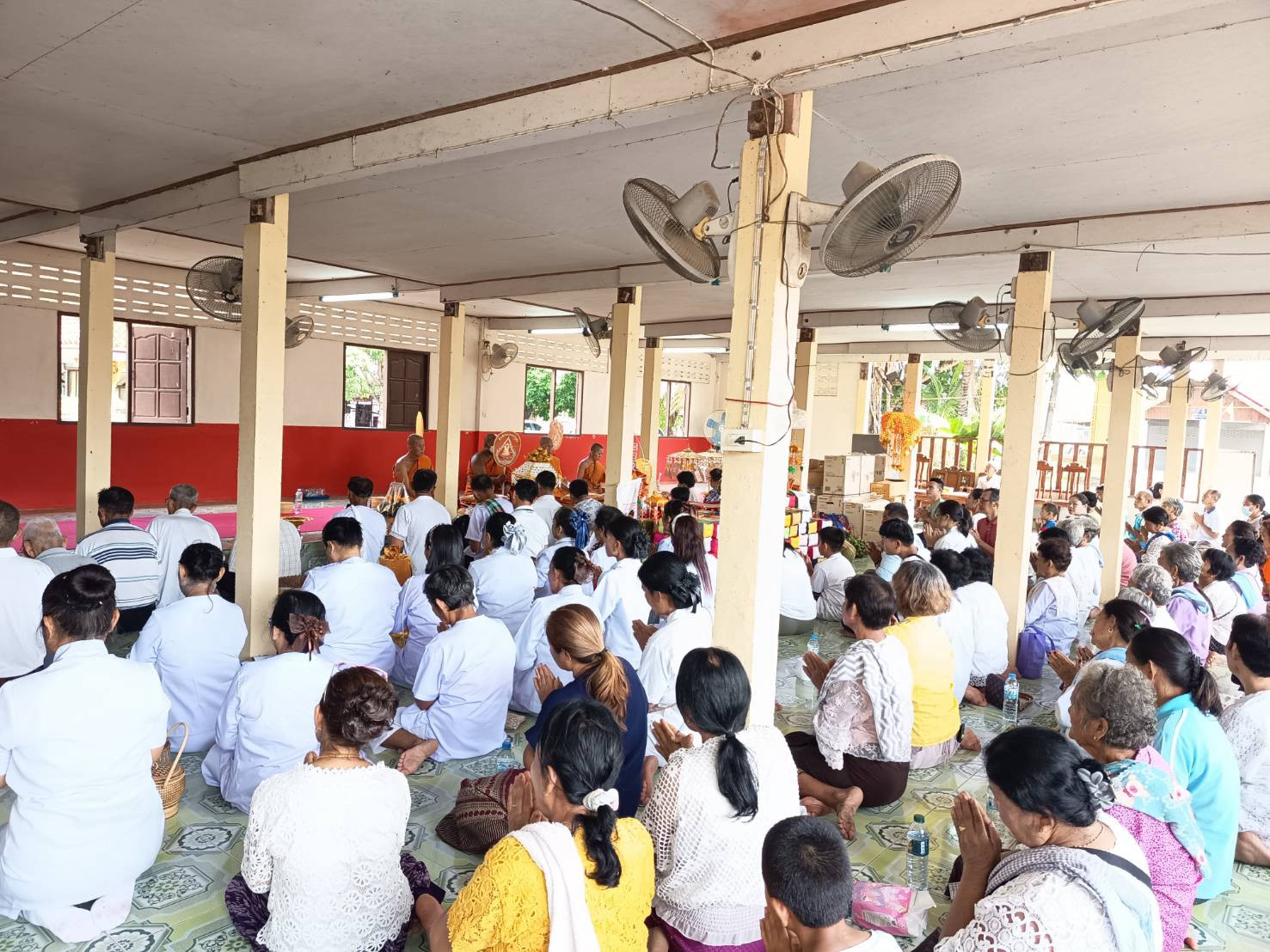 ภาพร่วมพิธีกรรมวัดบ้านดู่ทุ่ง