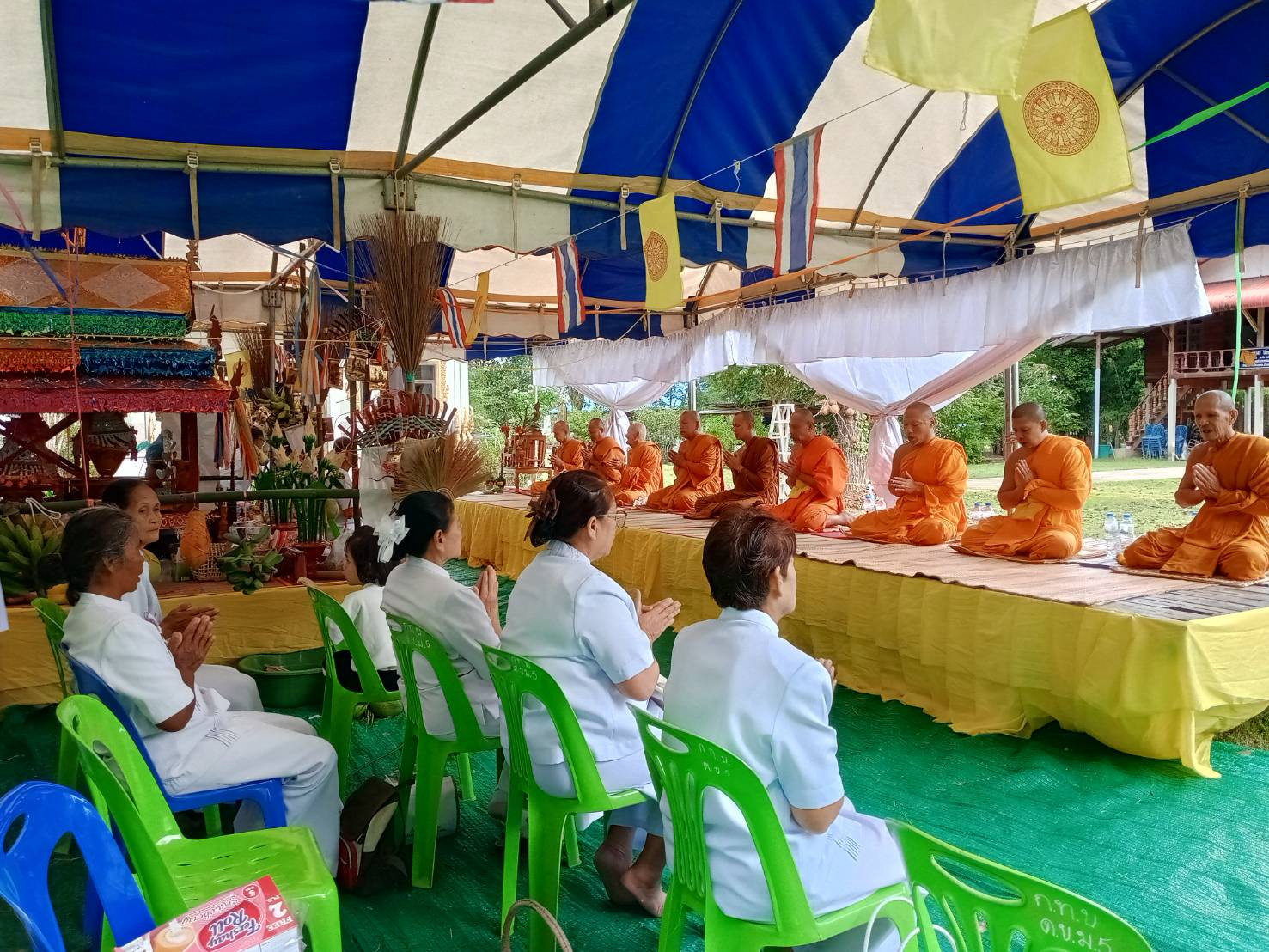 ภาพร่วมพิธีกรรมวัดดงขวาง