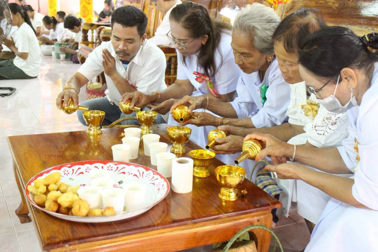 ภาพร่วมพิธีกรรมวัดบูรพาราม