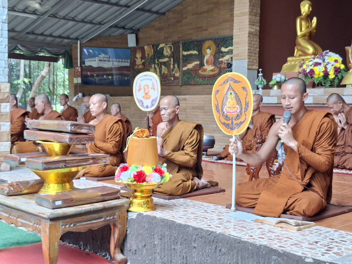 ภาพร่วมพิธีกรรมศูนย์ปฏิบัติธรรมหนองขุมปูน
