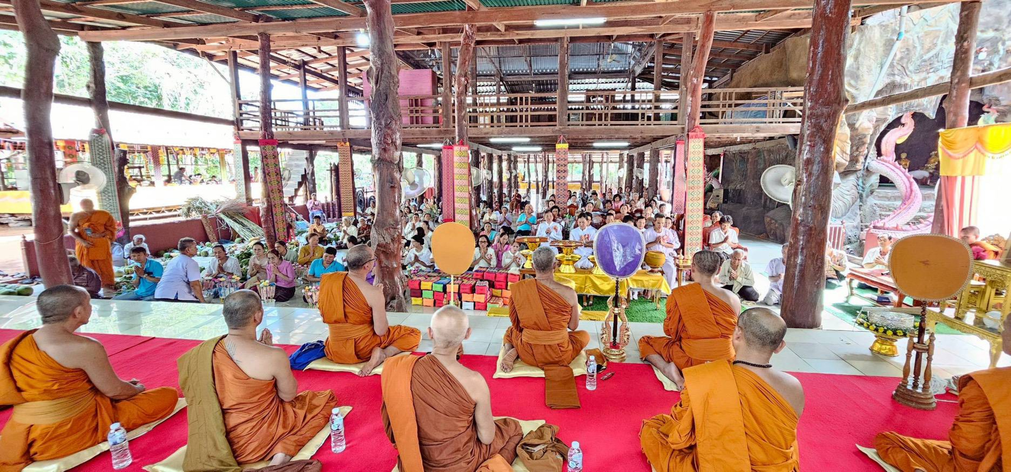 ภาพร่วมพิธีกรรมวัดสร้างมิ่ง