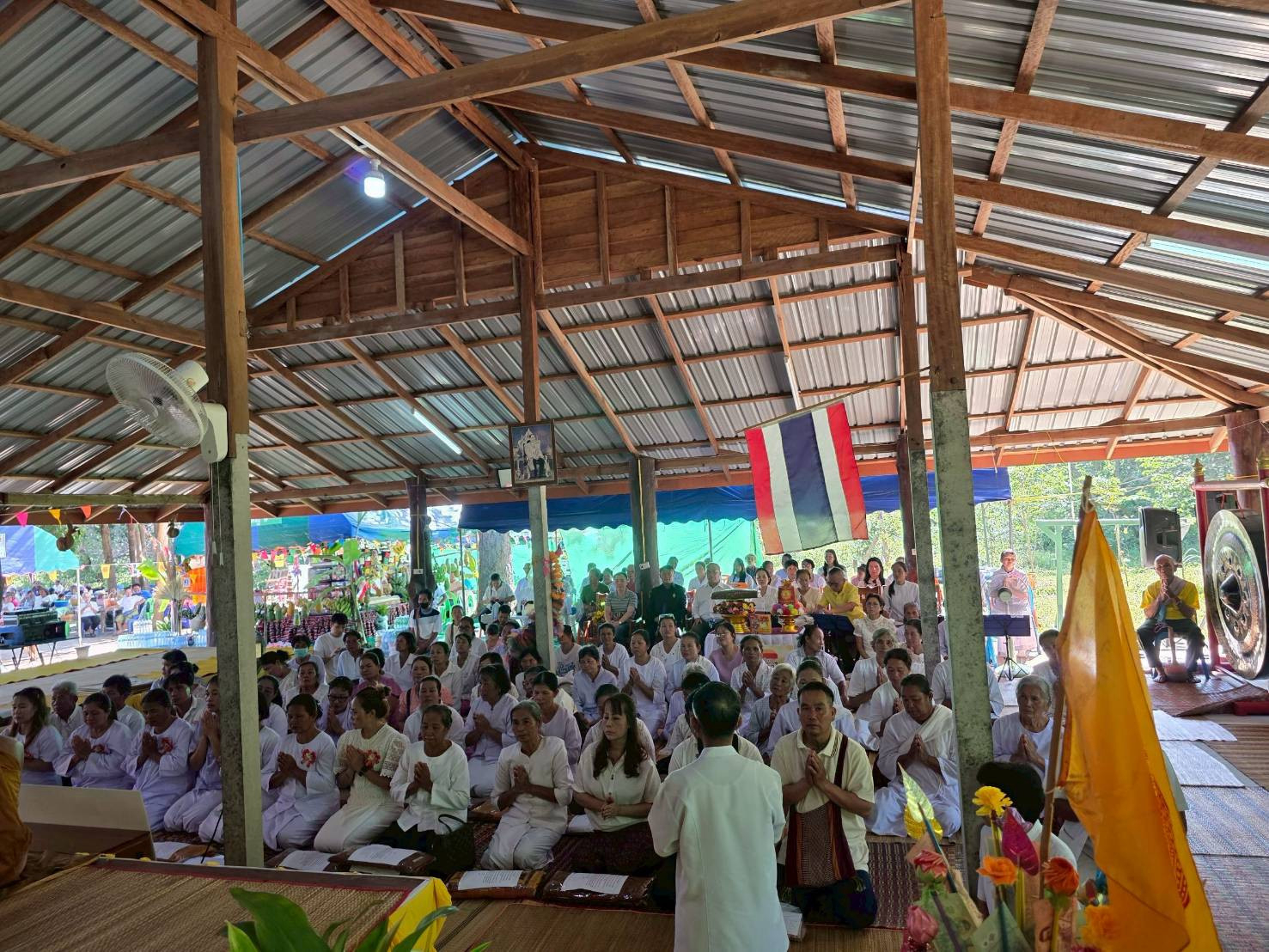 ภาพร่วมพิธีกรรมวัดเทพสิงห์ขอน