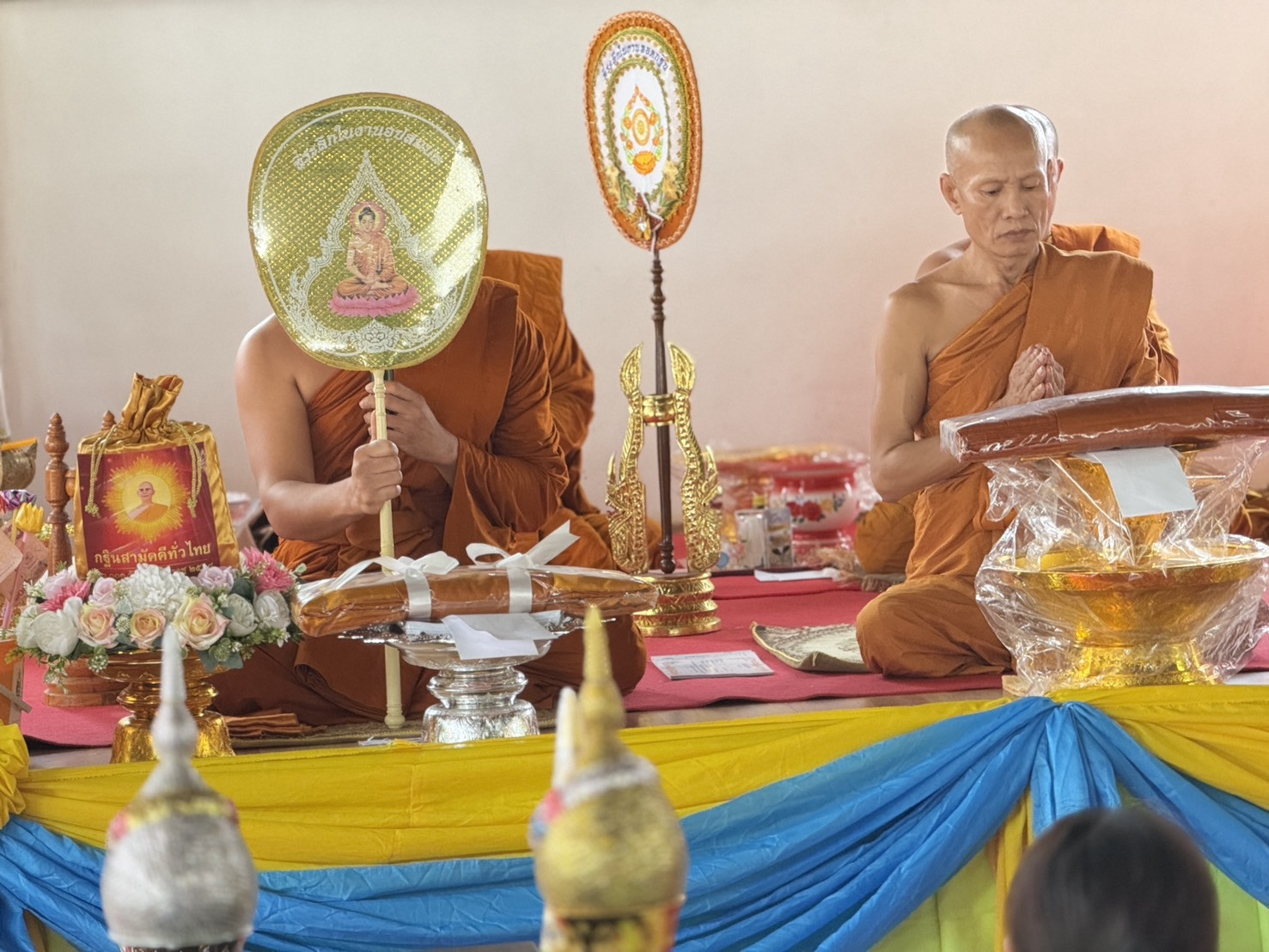 ภาพร่วมพิธีกรรมวัดสว่างวังไฮ